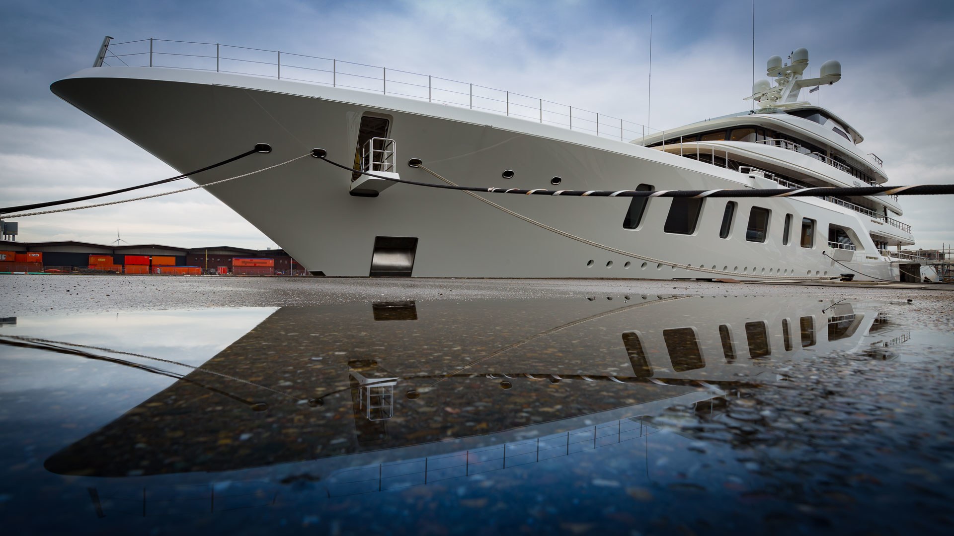 Yacht AQUARIUS, Feadship CHARTERWORLD Luxury Superyacht Charters